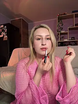 Snapshot of KassandraTress chatting on May 2026 06:04:01 PM KassandraTress online show from May 2026 06:04:01 PM