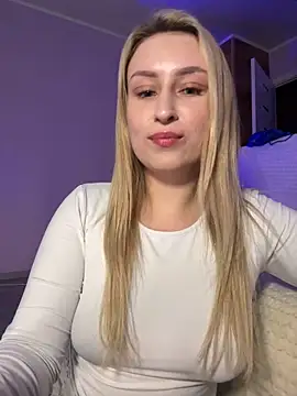 Snapshot of KassandraTress chatting on May 2026 06:37:01 PM KassandraTress online show from May 2026 06:37:01 PM