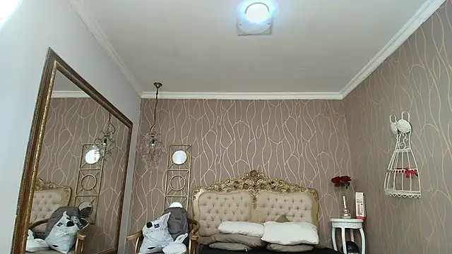 katybrownss online show from October 2025 08:29:02 PM