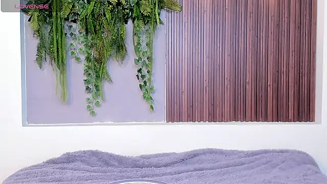 Dakotaferreti online show from September 2025 08:11:02 PM