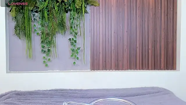 Dakotaferreti online show from October 2025 10:01:01 PM