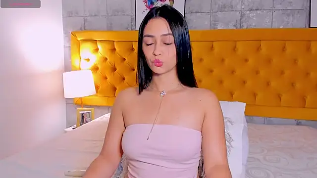 EmilyyRamirez online show from November 2025 01:31:01 PM