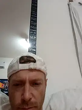 Snapshot of Loiroatv36 chatting on June 2026 01:07:02 AM Loiroatv36 online show from June 2026 01:07:02 AM