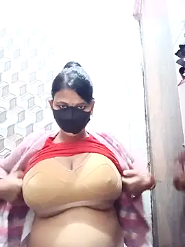 Snapshot of varnika chatting on January 2026 02:43:02 PM varnika online show from January 2026 02:43:02 PM