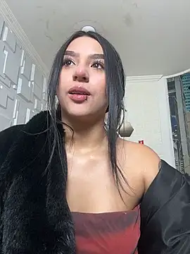 Luna-Smitt online show from November 2025 10:37:01 AM