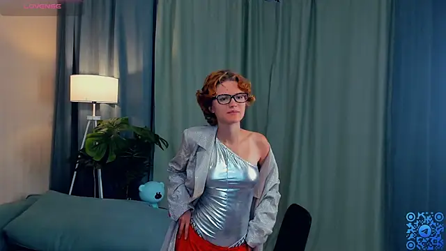 EdlinGathright online show from October 2025 04:16:02 AM