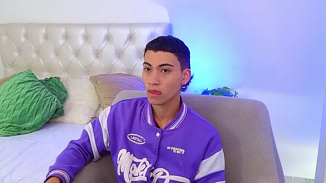 yulian vasquez online show from February 2026 12:31:01 PM