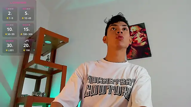 LoganTwink18 online show from December 2025 12:58:02 PM