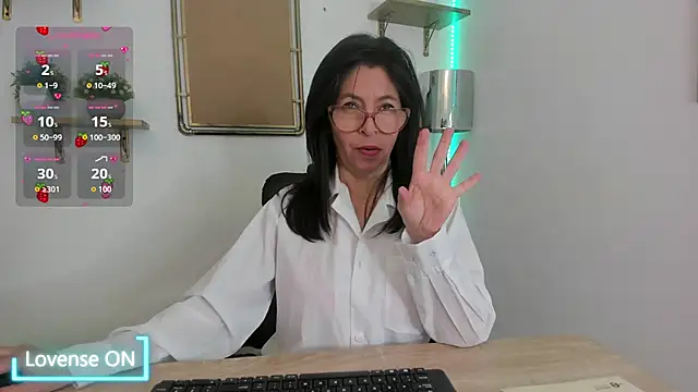 Snapshot of SabinaDeluxe_cg chatting on October 2025 01:31:02 PM SabinaDeluxe cg online show from October 2025 01:31:02 PM