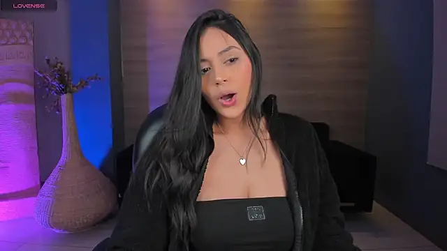 AmbarJames  online show from December 2025 12:00:01 PM