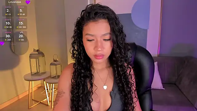 Snapshot of SophieHouston_ chatting on September 2025 02:59:02 AM SophieHouston online show from September 2025 02:59:02 AM