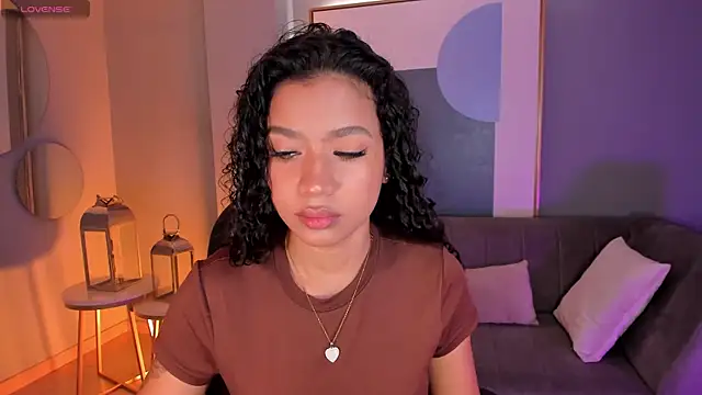 Snapshot of SophieHouston_ chatting on September 2025 03:33:02 AM SophieHouston online show from September 2025 03:33:02 AM