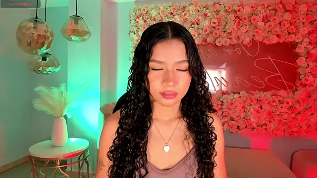 Snapshot of SophieHouston_ chatting on September 2025 02:27:02 AM SophieHouston online show from September 2025 02:27:02 AM