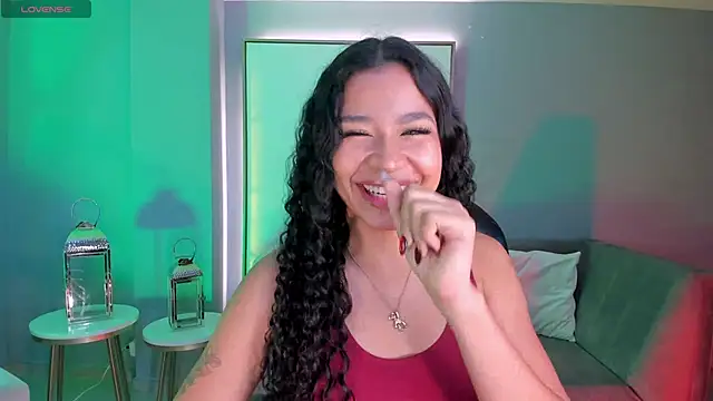 Snapshot of SophieHouston_ chatting on October 2025 04:35:01 AM SophieHouston online show from October 2025 04:35:01 AM