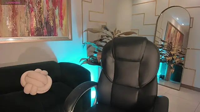 Snapshot of MilaLawrence chatting on February 2026 12:15:01 PM MilaLawrence online show from February 2026 12:15:01 PM