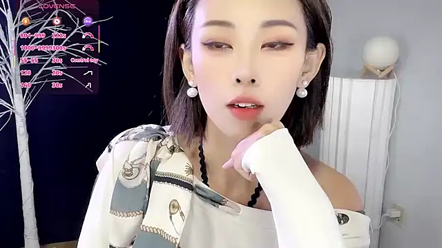 xiaoyue8888 online show from October 2025 01:58:02 AM