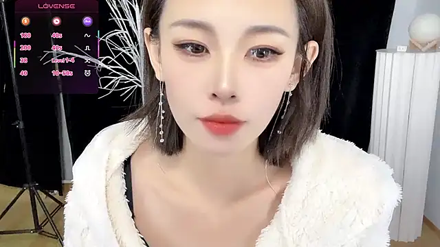 xiaoyue8888 online show from October 2025 02:30:01 AM