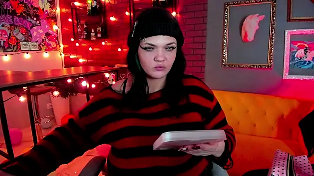 Snapshot of MaryHarrys chatting on September 2025 09:08:02 PM MaryHarrys online show from September 2025 09:08:02 PM