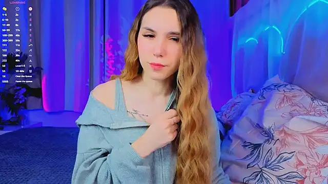 Snapshot of -CindyLou chatting on October 2025 08:07:02 PM -CindyLou online show from October 2025 08:07:02 PM