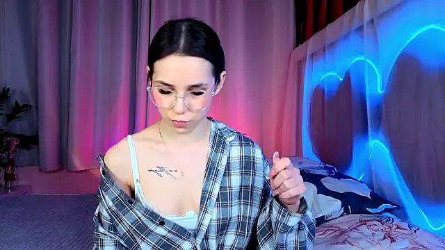 -CindyLou online show from February 2026 05:24:01 AM