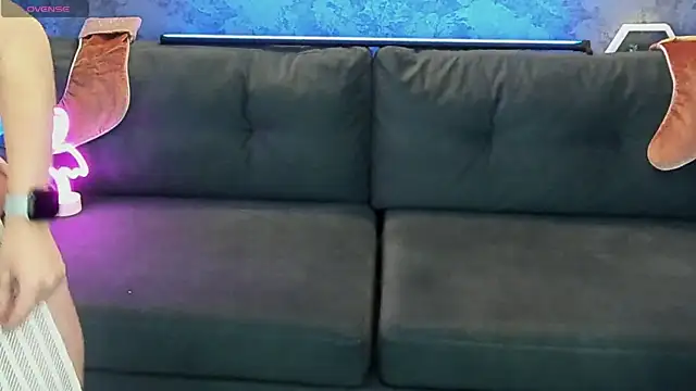 LiviaShy online show from January 2026 08:01:01 PM