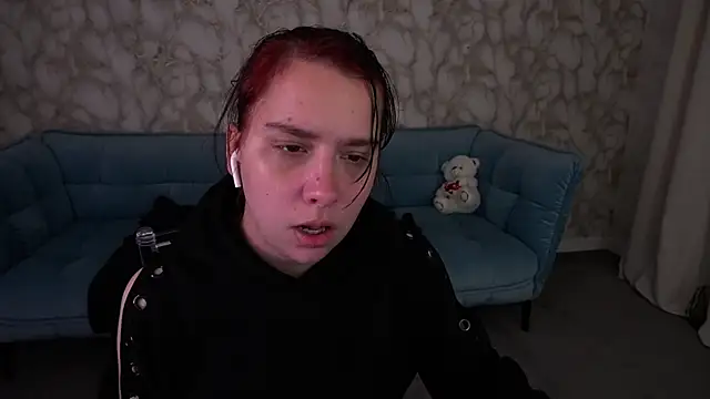 LiviaShy online show from April 2026 07:30:02 PM