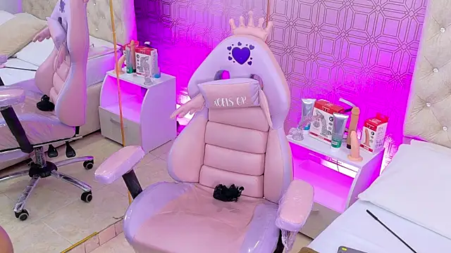 Becca Grims online show from November 2025 03:27:01 AM