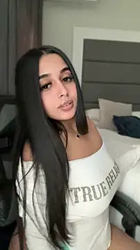 LilMisIndianx online show from May 2026 12:54:02 PM