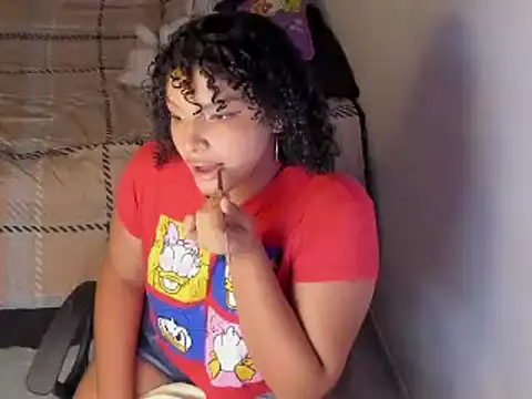 Snapshot of chloe_kisses chatting on March 2026 11:38:01 AM chloe kisses online show from March 2026 11:38:01 AM