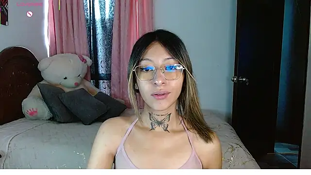 Hoolly Jones online show from February 2026 02:00:02 PM