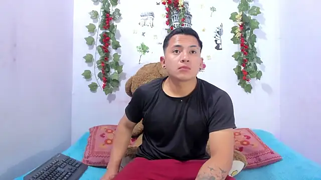 NataliaAndJulliam online show from September 2025 03:52:02 AM