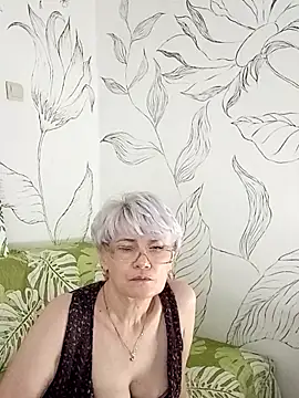 Catty Lady online show from September 2025 06:08:01 PM