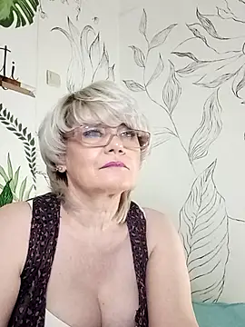 Catty Lady online show from April 2026 06:53:02 PM