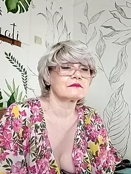 Catty Lady online show from May 2026 07:19:01 PM