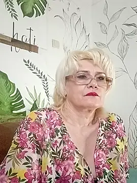 Catty Lady online show from June 2026 07:38:02 PM