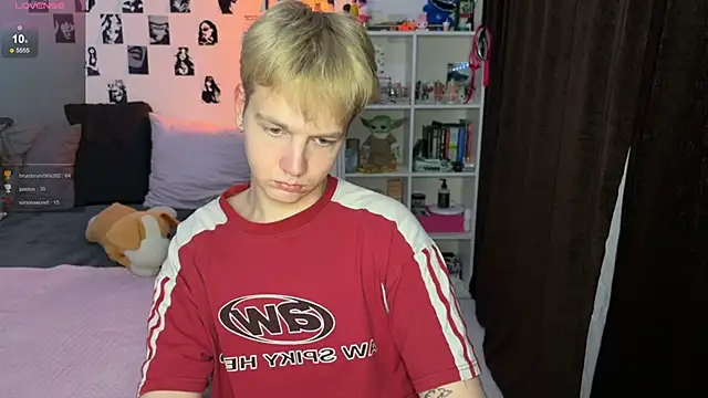 Snapshot of olivertasty chatting on November 2025 01:28:01 AM olivertasty online show from November 2025 01:28:01 AM