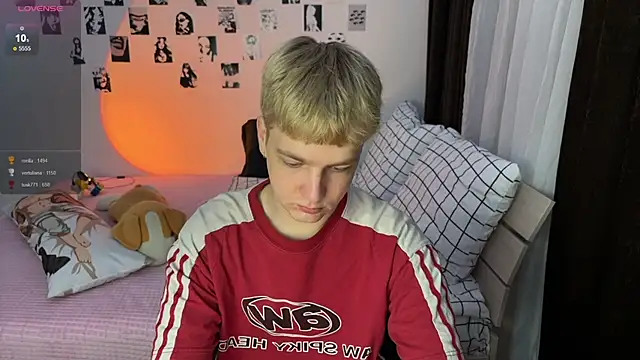 Snapshot of olivertasty chatting on December 2025 02:13:01 PM olivertasty online show from December 2025 02:13:01 PM