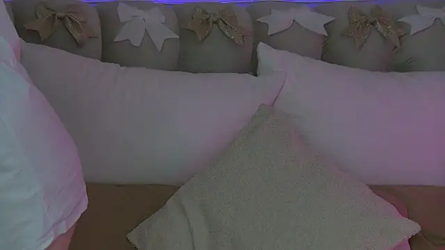 Snapshot of miamunn chatting on November 2025 08:24:02 PM miamunn online show from November 2025 08:24:02 PM