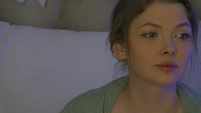 Snapshot of miamunn chatting on December 2025 09:34:02 PM miamunn online show from December 2025 09:34:02 PM