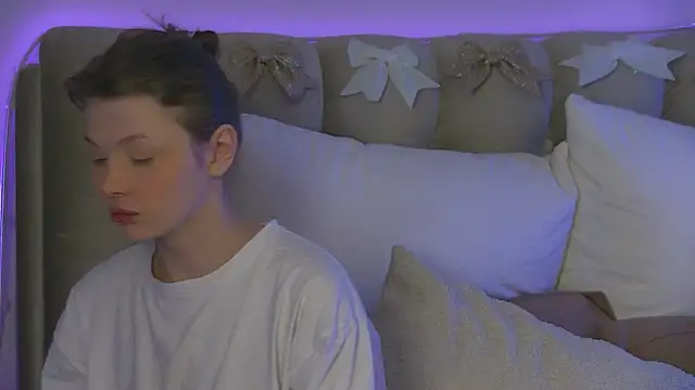 Snapshot of miamunn chatting on December 2025 11:56:01 PM miamunn online show from December 2025 11:56:01 PM