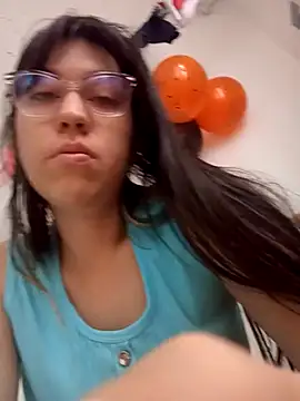 lareinalareinadelanal online show from October 2025 01:39:01 PM