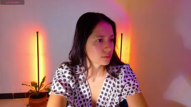Sarasavage online show from May 2026 12:34:01 PM