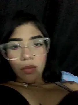 Snapshot of ElaRose_12 chatting on October 2025 09:47:02 PM ElaRose 12 online show from October 2025 09:47:02 PM