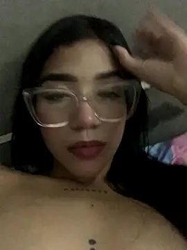 Snapshot of ElaRose_12 chatting on November 2025 10:19:01 PM ElaRose 12 online show from November 2025 10:19:01 PM