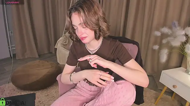 Naomi   Rias online show from November 2025 12:43:01 AM