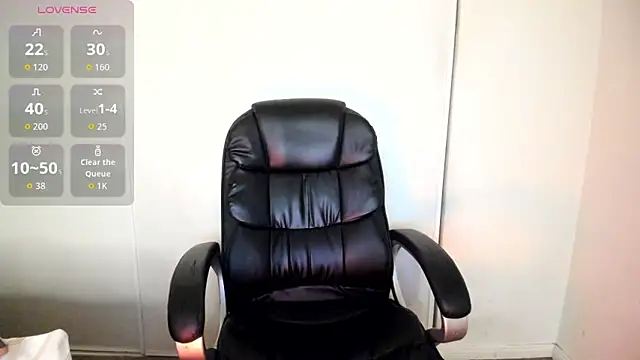 Snapshot of mayaamor chatting on October 2025 04:33:01 AM mayaamor online show from October 2025 04:33:01 AM