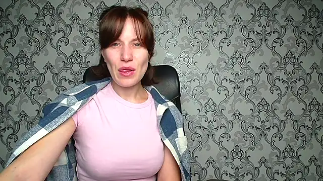 Kelly Kisss online show from November 2025 06:02:02 AM