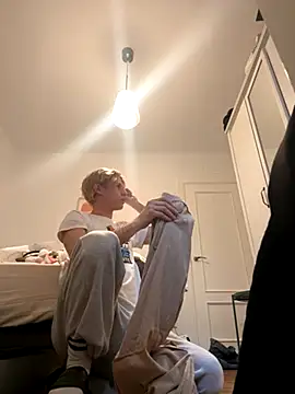 pbyariel- online show from November 2025 03:44:02 PM