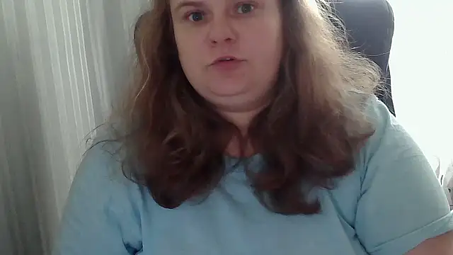 HollyXEva online show from September 2025 09:32:01 AM