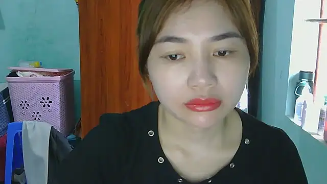 Snapshot of Uhem112 chatting on October 2025 02:22:02 AM Uhem112 online show from October 2025 02:22:02 AM